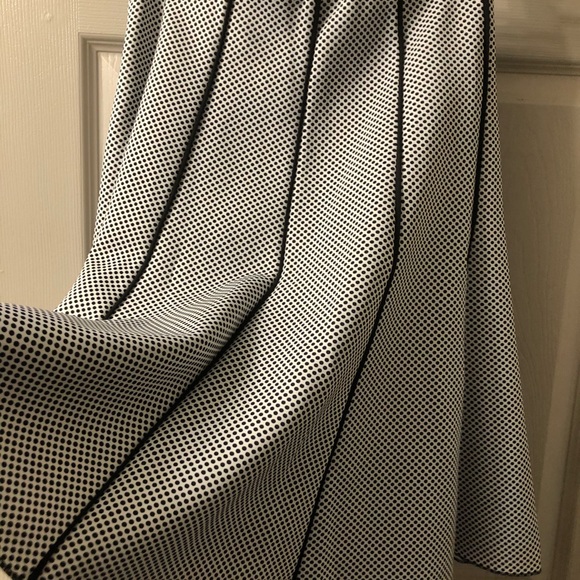 Ricki’s Skirt - Picture 3 of 4